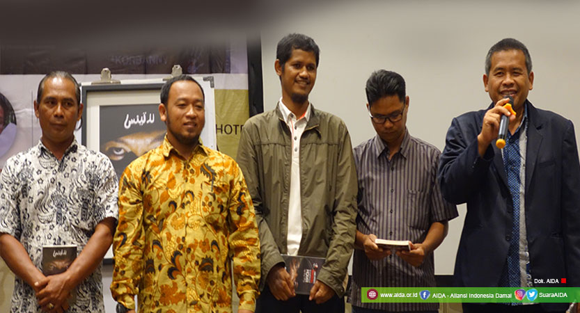 Iwan Setiawan Dari Kiri: I Wayan Sudiana (Penyintas Bom Bali), Iswanto (Mantan Napiter), Sudirman A. Thalib (Penyintas Bom Kuningan), Iwan Setiawan (Penyintas Bom Kuningan), dan Ali Fauzi (Mantan Napiter). Dok. AIDA