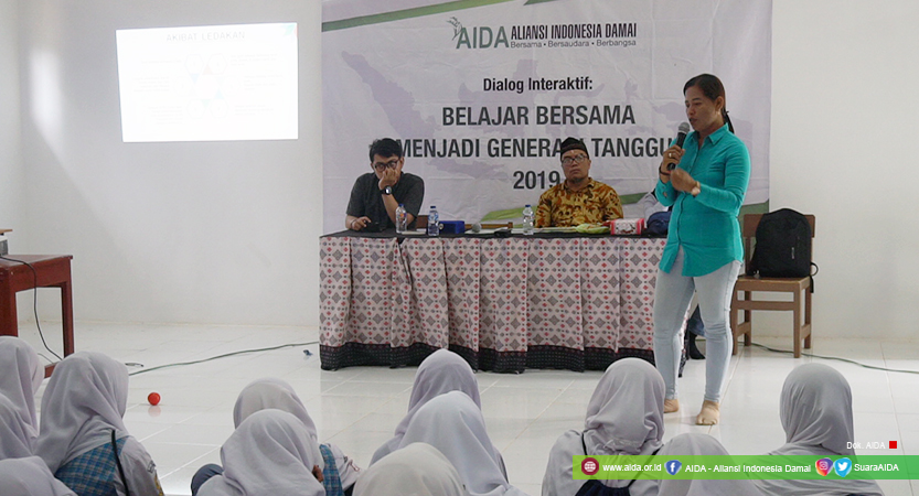 Ni Wayan Ani Dialog Interaktif Belajar Bersama Menjadi Generasi Tangguh di SMAN 7 Serang