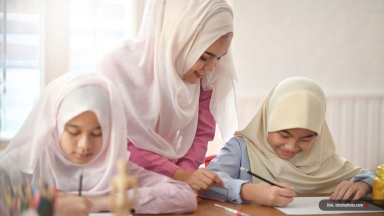 Guru dan Pendidikan Karakter